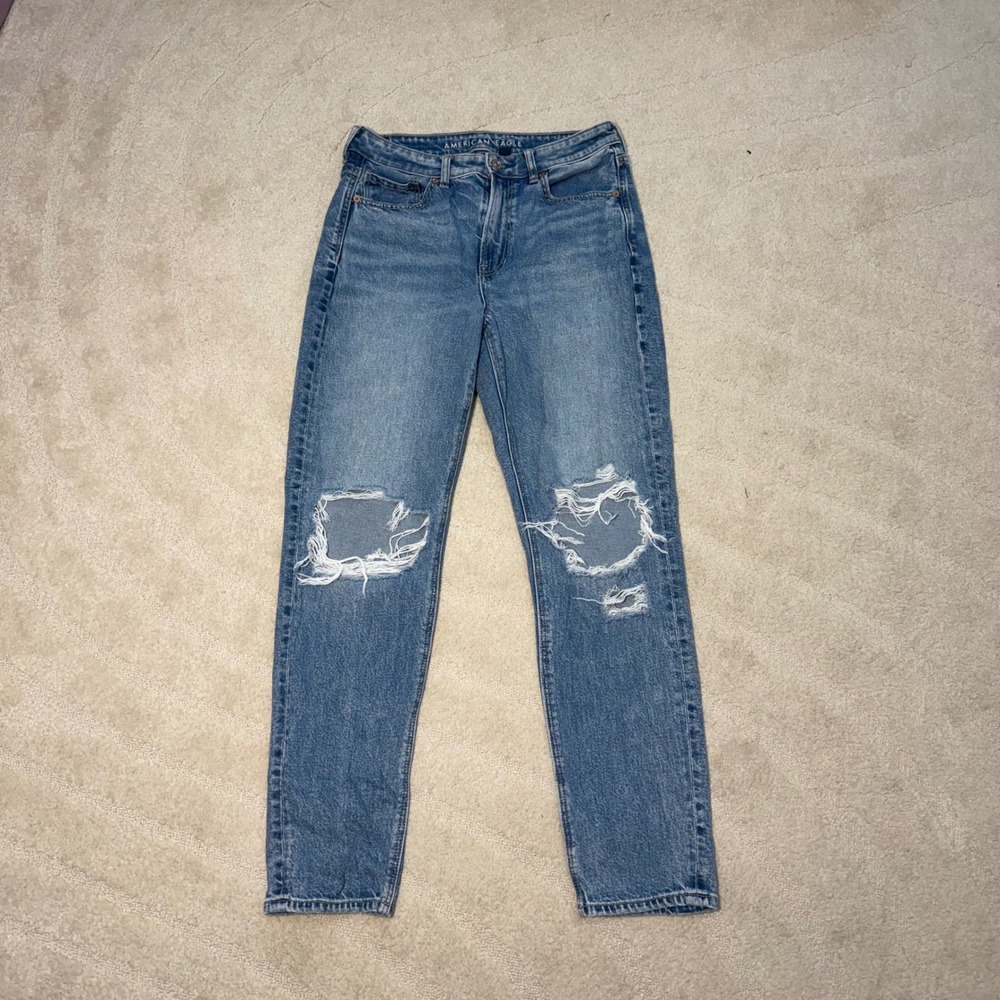 American Eagle Strigid Mom Jeans Womens 6 Blue Distressed High Rise Tapered Leg